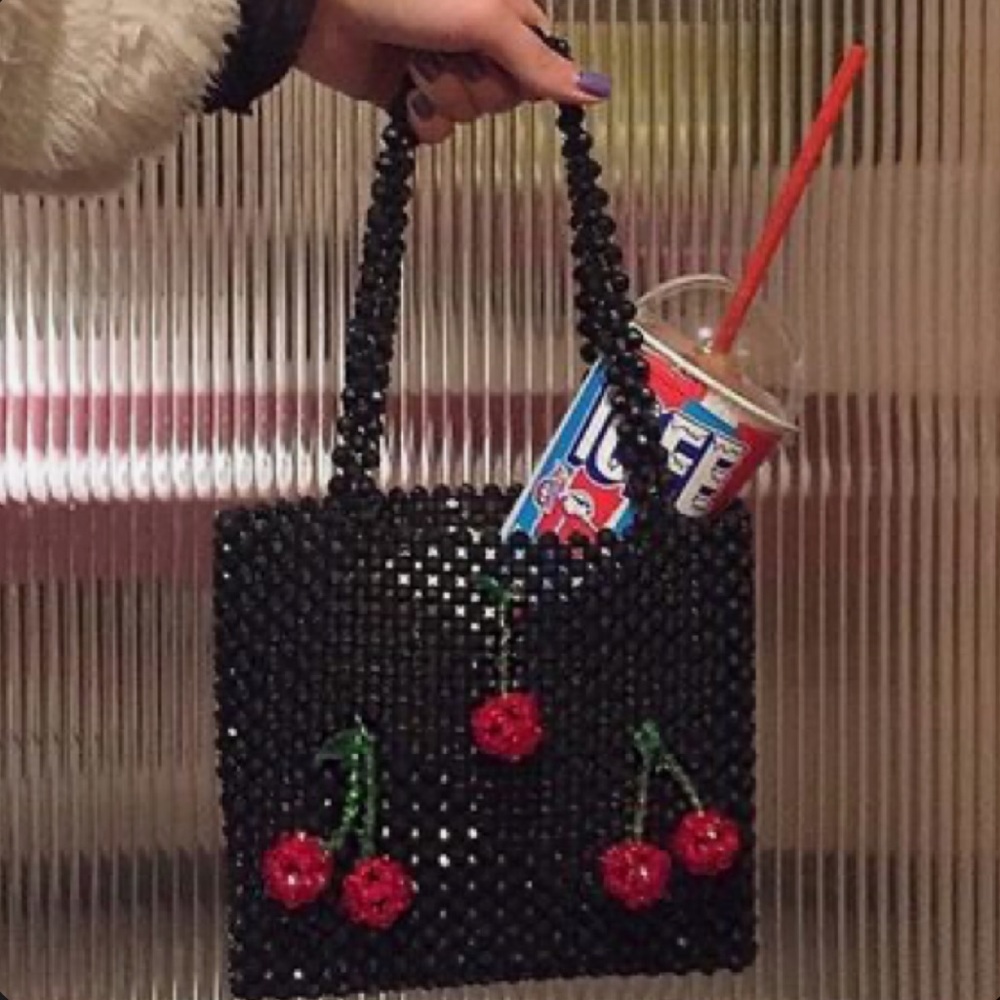 🍒 New handmade black cherry beaded purse